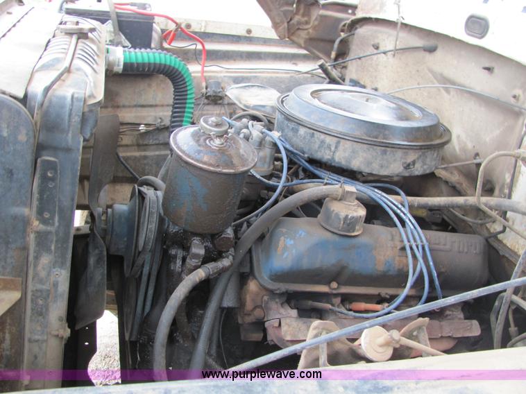 image for item 6513 1969 Ford 600 grain truck