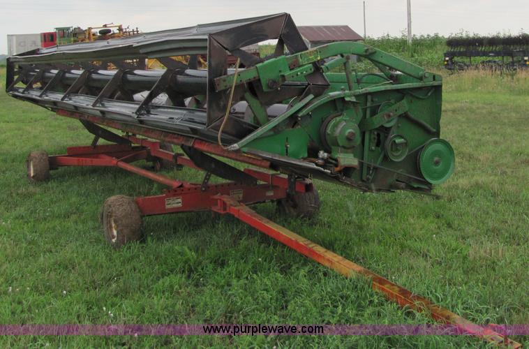 image for item 6514 1990 John Deere 930 30' rigid platform header