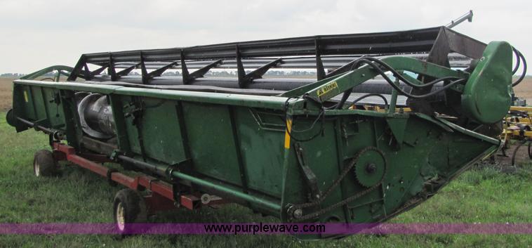 image for item 6514 1990 John Deere 930 30' rigid platform header