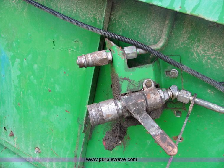image for item 6514 1990 John Deere 930 30' rigid platform header