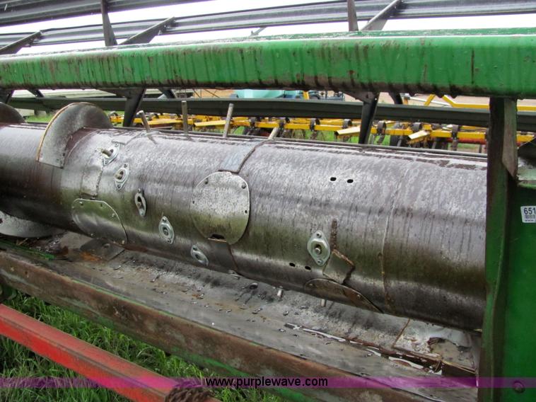 image for item 6514 1990 John Deere 930 30' rigid platform header