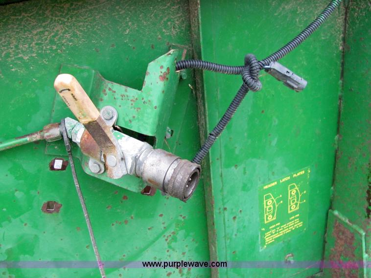 image for item 6514 1990 John Deere 930 30' rigid platform header
