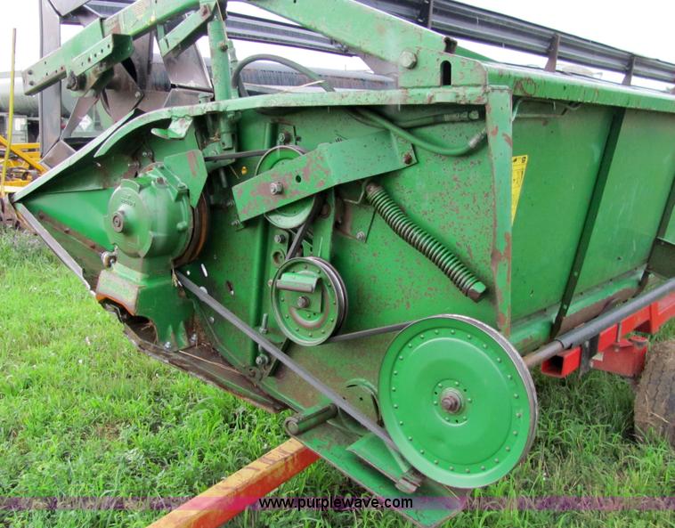 image for item 6514 1990 John Deere 930 30' rigid platform header