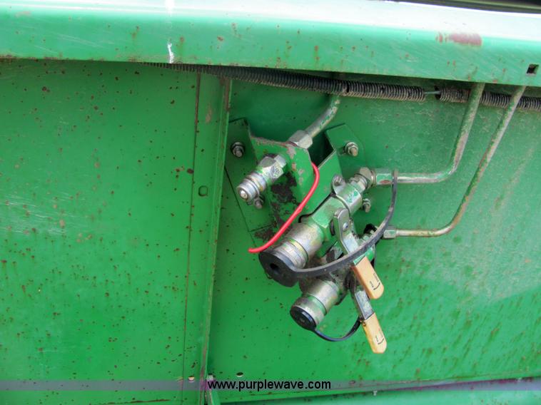 image for item 6628 1993 John Deere 930 30' platform header