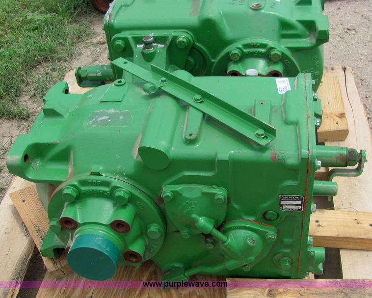 image for item 6637 John Deere 9600-9610 combine transmission with final drive