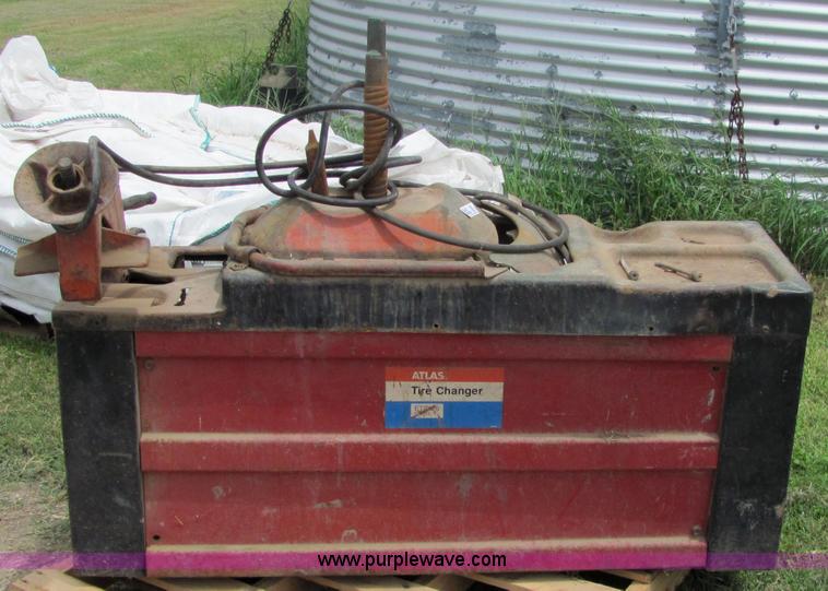 image for item 6641 Atlas ETC15 center post tie machine