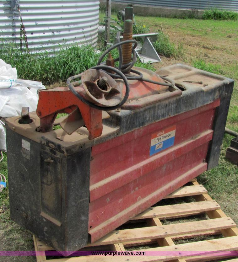 image for item 6641 Atlas ETC15 center post tie machine