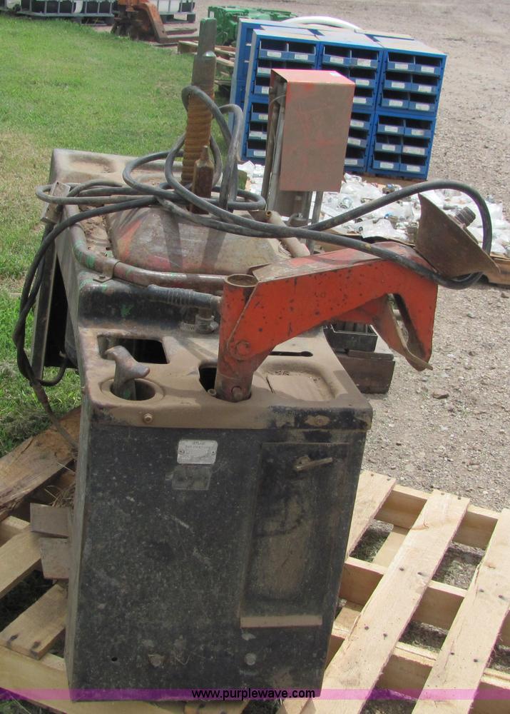 image for item 6641 Atlas ETC15 center post tie machine