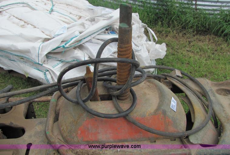 image for item 6641 Atlas ETC15 center post tie machine