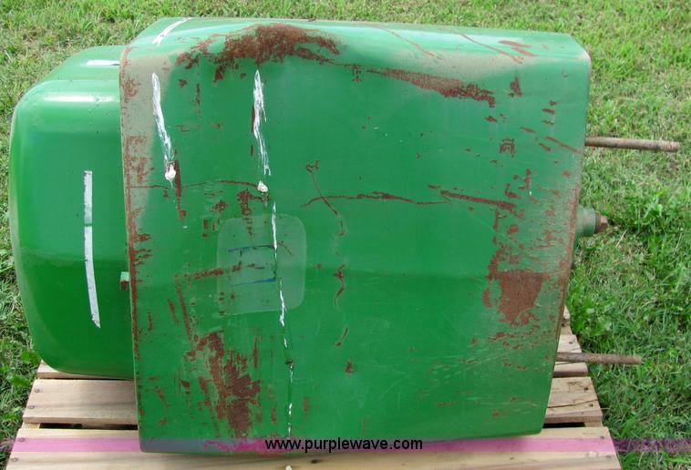 image for item 6642 John Deere 4440 fuel tank