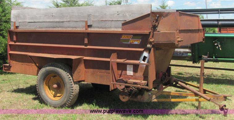 image for item 6648 Kelly Ryan Feed-R-wagon
