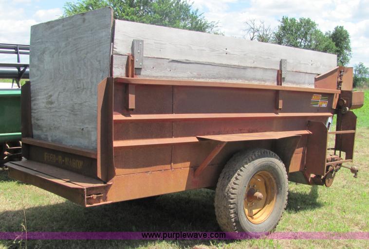 image for item 6648 Kelly Ryan Feed-R-wagon