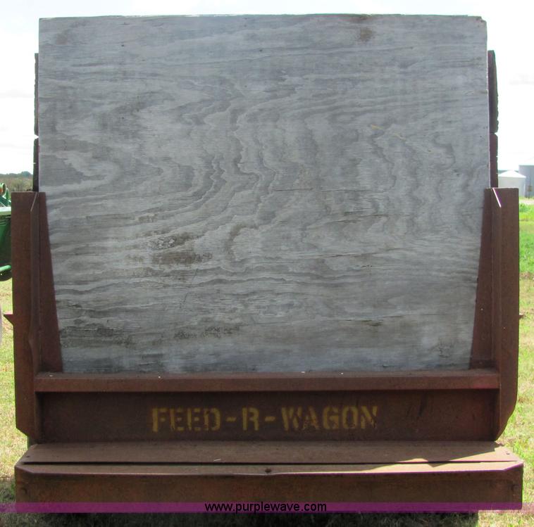 image for item 6648 Kelly Ryan Feed-R-wagon