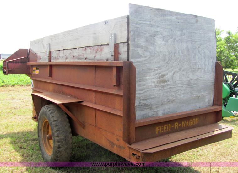 image for item 6648 Kelly Ryan Feed-R-wagon