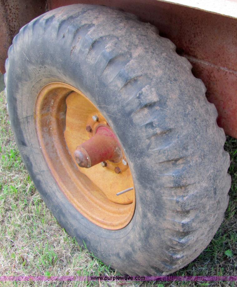 image for item 6648 Kelly Ryan Feed-R-wagon