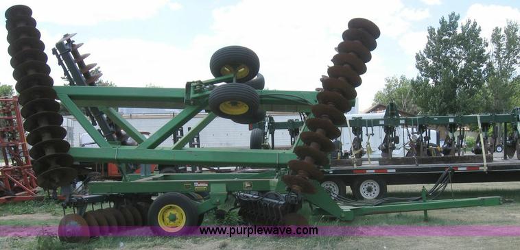 image for item 6871 John Deere 650 double offset disk