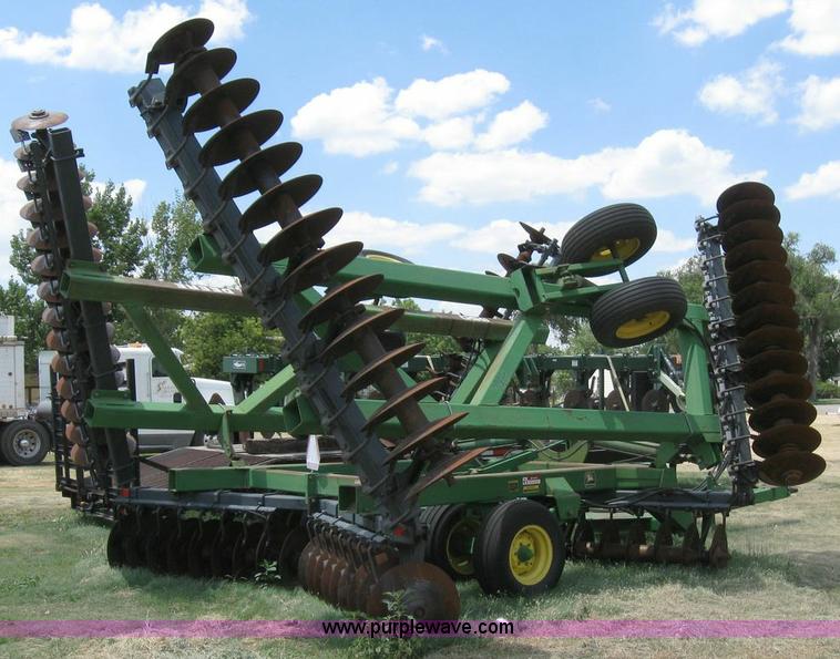 image for item 6871 John Deere 650 double offset disk