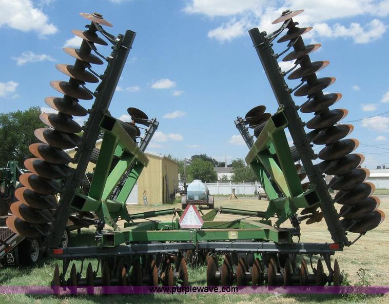 image for item 6871 John Deere 650 double offset disk
