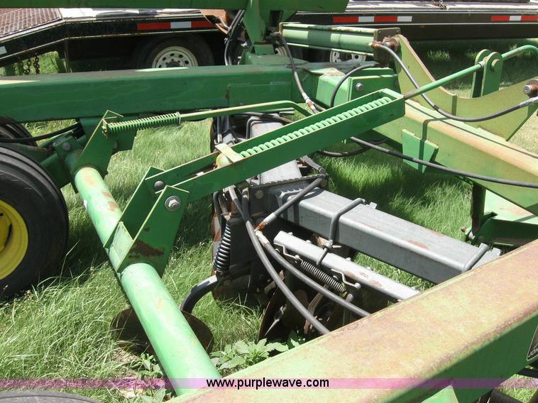 image for item 6871 John Deere 650 double offset disk