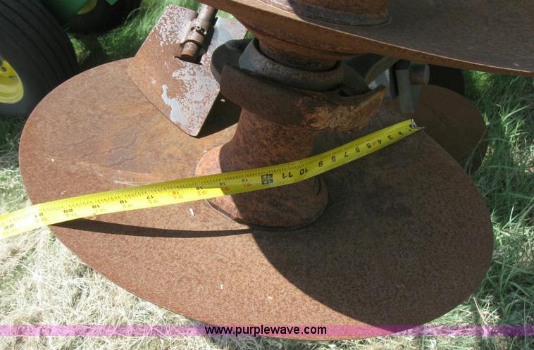 image for item 6871 John Deere 650 double offset disk