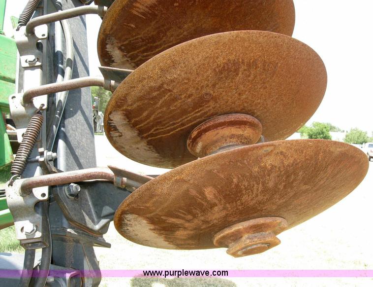 image for item 6871 John Deere 650 double offset disk