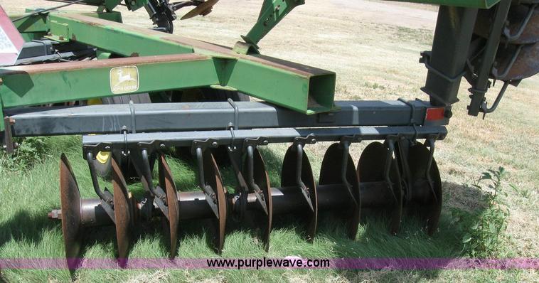 image for item 6871 John Deere 650 double offset disk