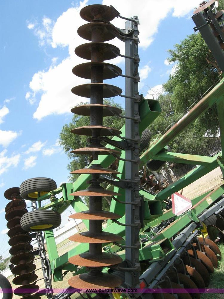 image for item 6871 John Deere 650 double offset disk