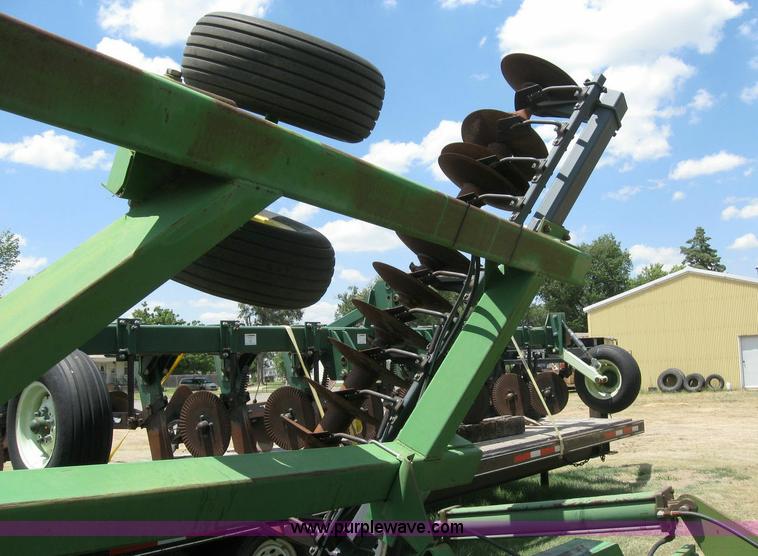 image for item 6871 John Deere 650 double offset disk
