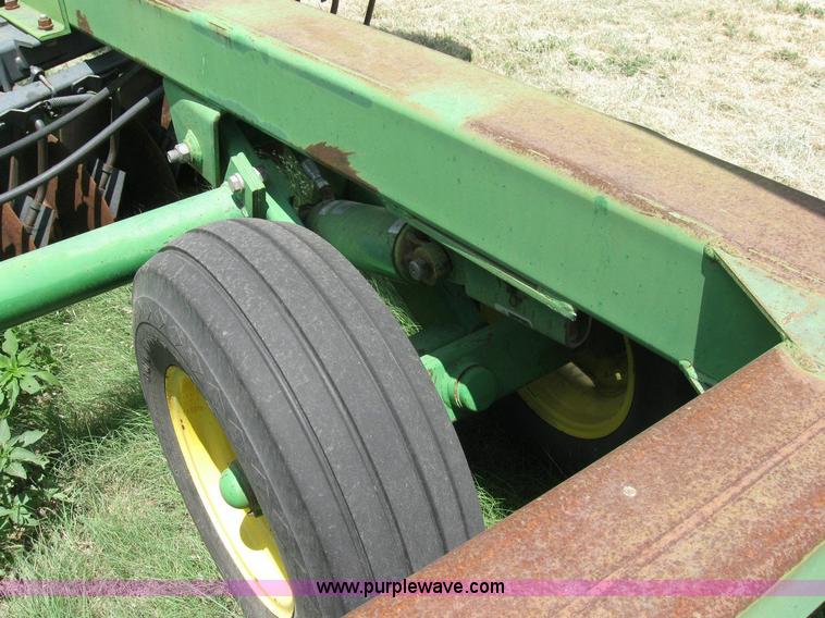 image for item 6871 John Deere 650 double offset disk