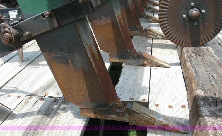 image for item 6872 QuinStar SS-21 Soil Shark II ripper