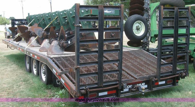 image for item 6873 2004 Donahue 812-29 expandable gooseneck flatbed trailer