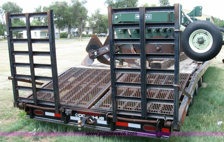 image for item 6873 2004 Donahue 812-29 expandable gooseneck flatbed trailer