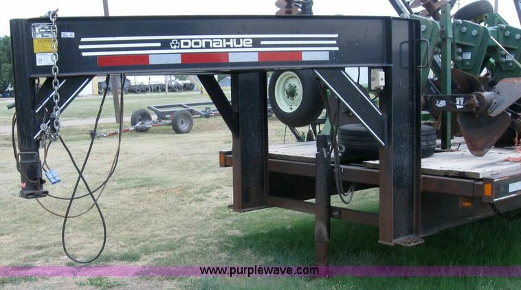 image for item 6873 2004 Donahue 812-29 expandable gooseneck flatbed trailer