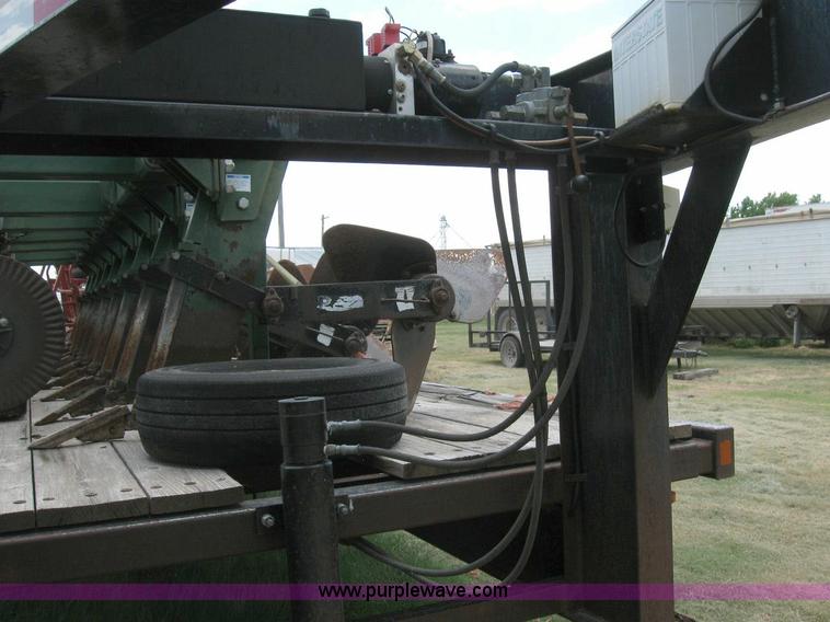 image for item 6873 2004 Donahue 812-29 expandable gooseneck flatbed trailer