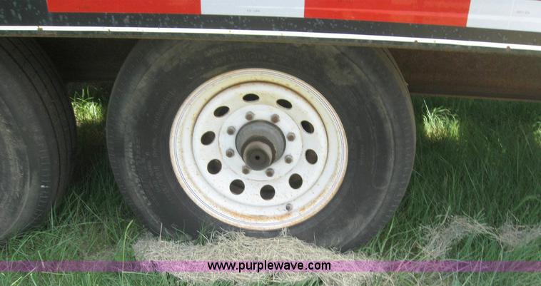 image for item 6873 2004 Donahue 812-29 expandable gooseneck flatbed trailer