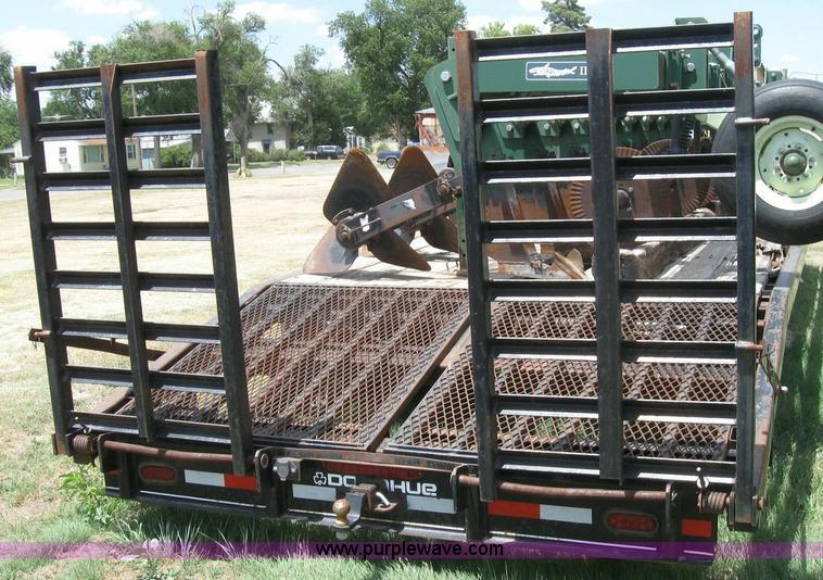 image for item 6873 2004 Donahue 812-29 expandable gooseneck flatbed trailer