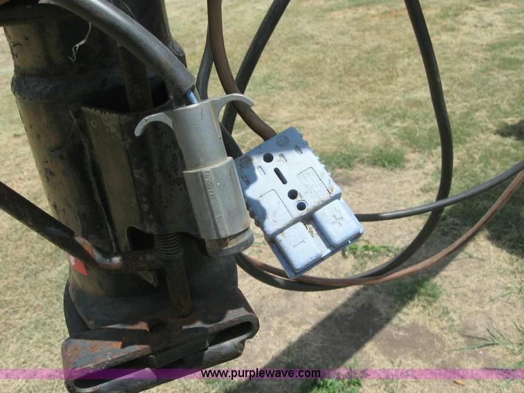 image for item 6873 2004 Donahue 812-29 expandable gooseneck flatbed trailer