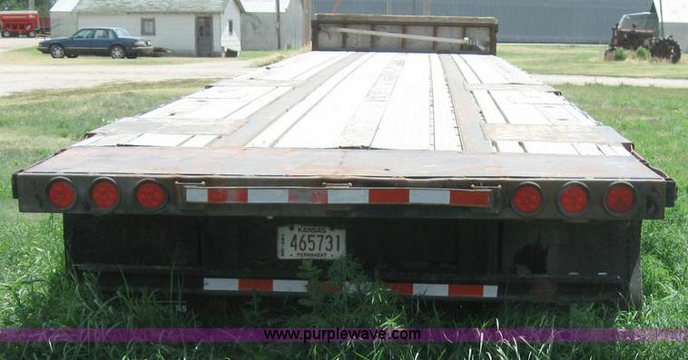 image for item 6874 2000 Wabash 52' spread axle flatbed trailer