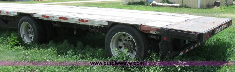 image for item 6874 2000 Wabash 52' spread axle flatbed trailer