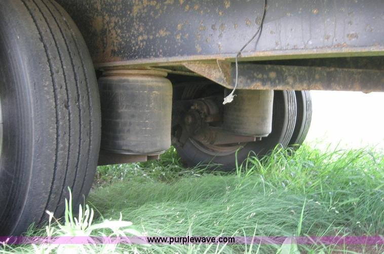 image for item 6874 2000 Wabash 52' spread axle flatbed trailer