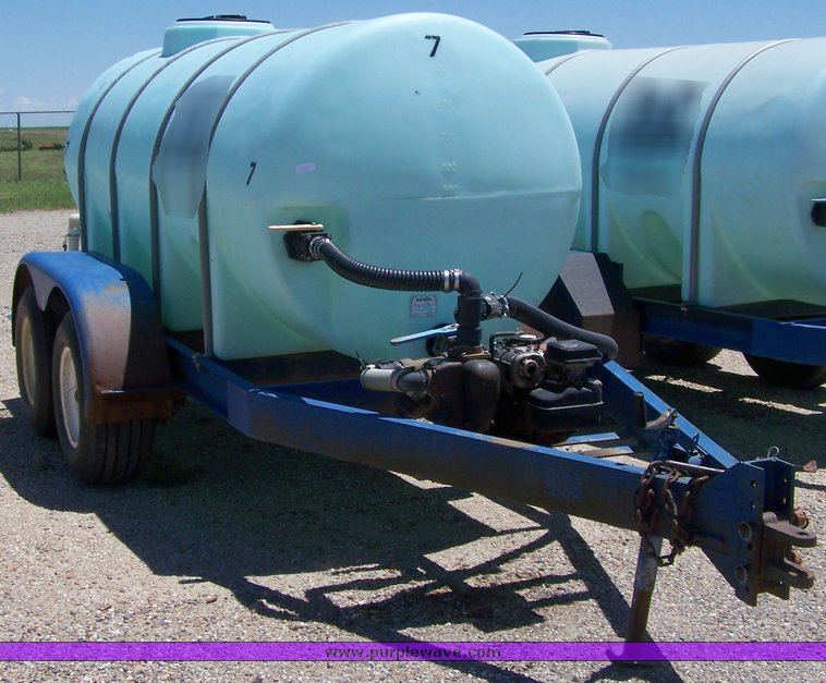 image for item 8001 1000 gallon liquid transfer tank trailer