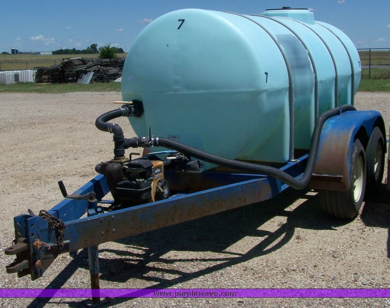 image for item 8001 1000 gallon liquid transfer tank trailer