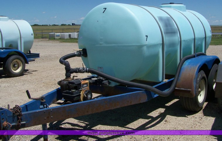 image for item 8002 1000 gallon liquid transfer tank trailer