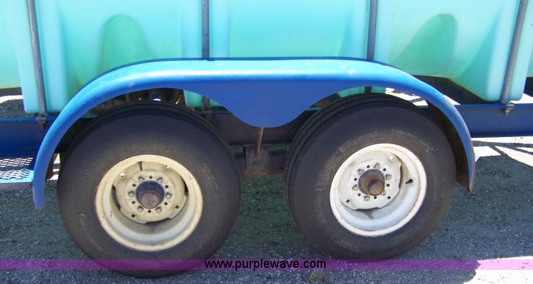 image for item 8002 1000 gallon liquid transfer tank trailer