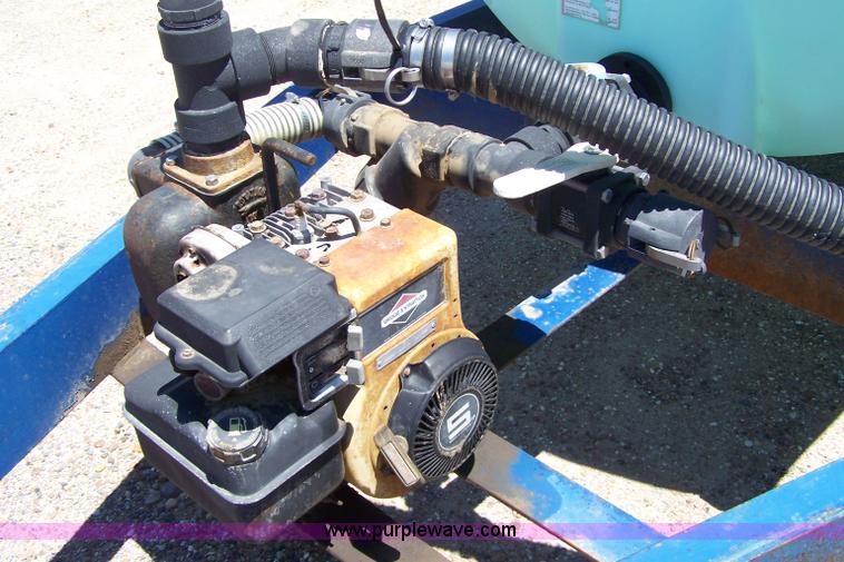 image for item 8002 1000 gallon liquid transfer tank trailer