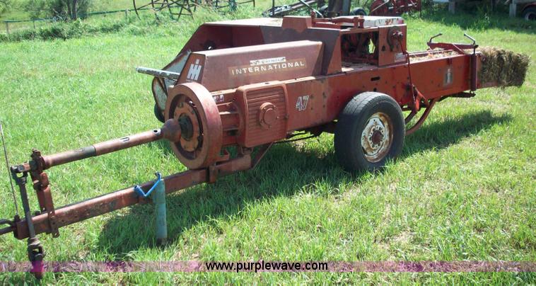 image for item 9001 International Harvester 47 small square baler