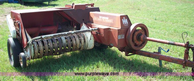 image for item 9001 International Harvester 47 small square baler