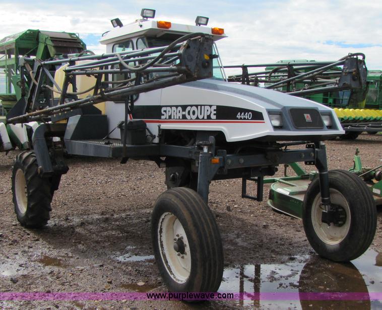 image for item 3493 2002 SpraCoupe 4440 sprayer