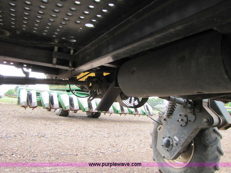 image for item 3493 2002 SpraCoupe 4440 sprayer