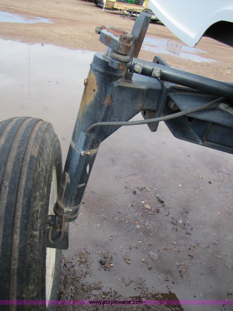 image for item 3493 2002 SpraCoupe 4440 sprayer